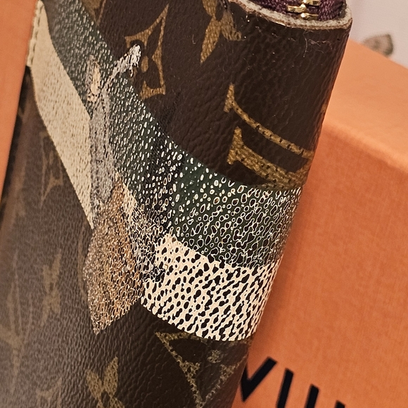 Louis Vuitton Limited Edition Monogram Porter Organizer/Wallet - Picture 15 of 16